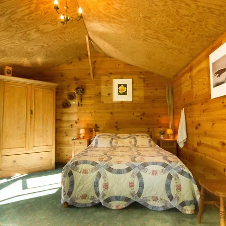 Les Quatre Siecles Bed & Breakfast Herce Exterior photo