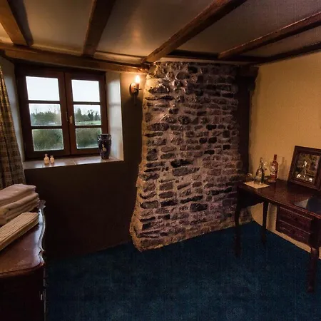 Les Quatre Siecles Bed & Breakfast Herce Exterior photo