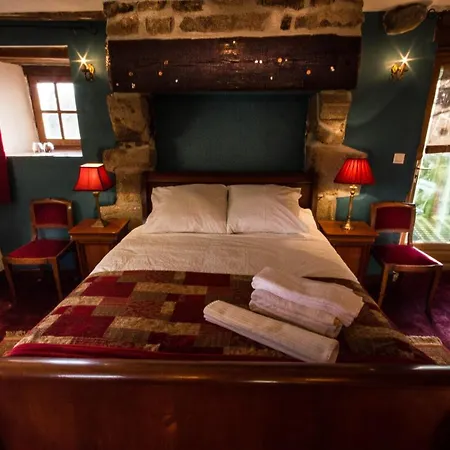 Les Quatre Siecles Bed & Breakfast Herce Exterior photo