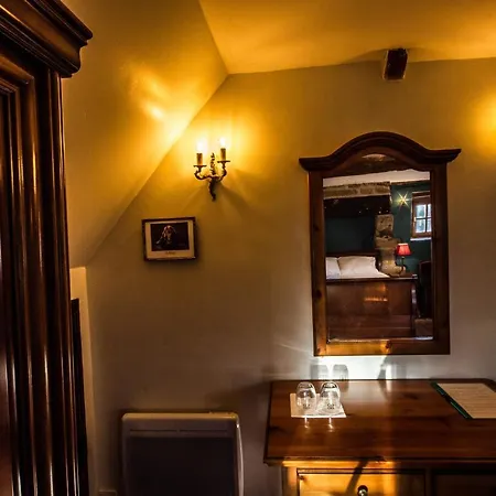 Les Quatre Siecles Bed & Breakfast Herce Exterior photo