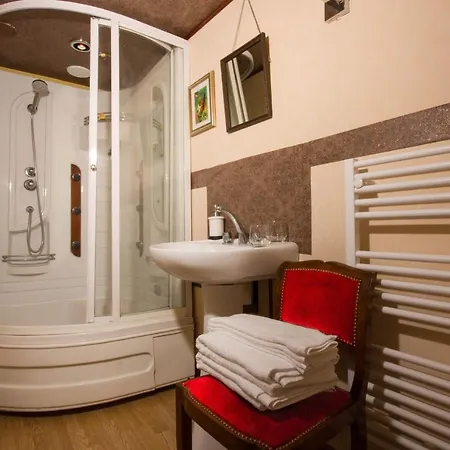 Les Quatre Siecles Bed & Breakfast Herce Exterior photo