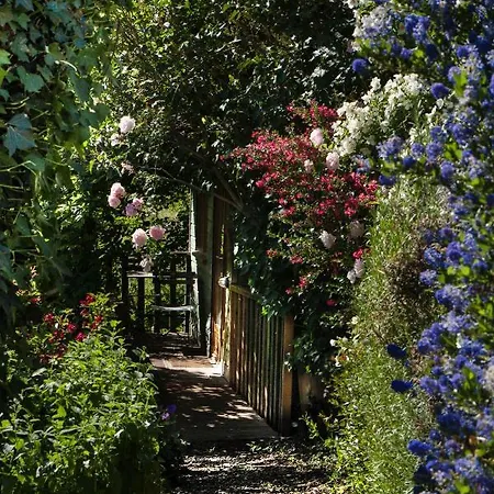 Les Quatre Siecles Bed & Breakfast Herce Exterior photo